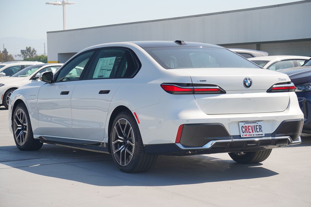 Thumbnail: 2025 BMW 7 Series - 8