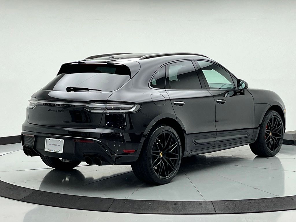 Thumbnail: 2024 Porsche Macan - 9