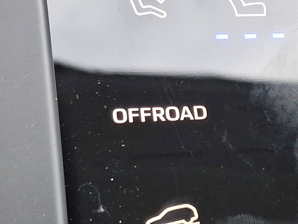 Thumbnail: 2025 Porsche Macan - 22