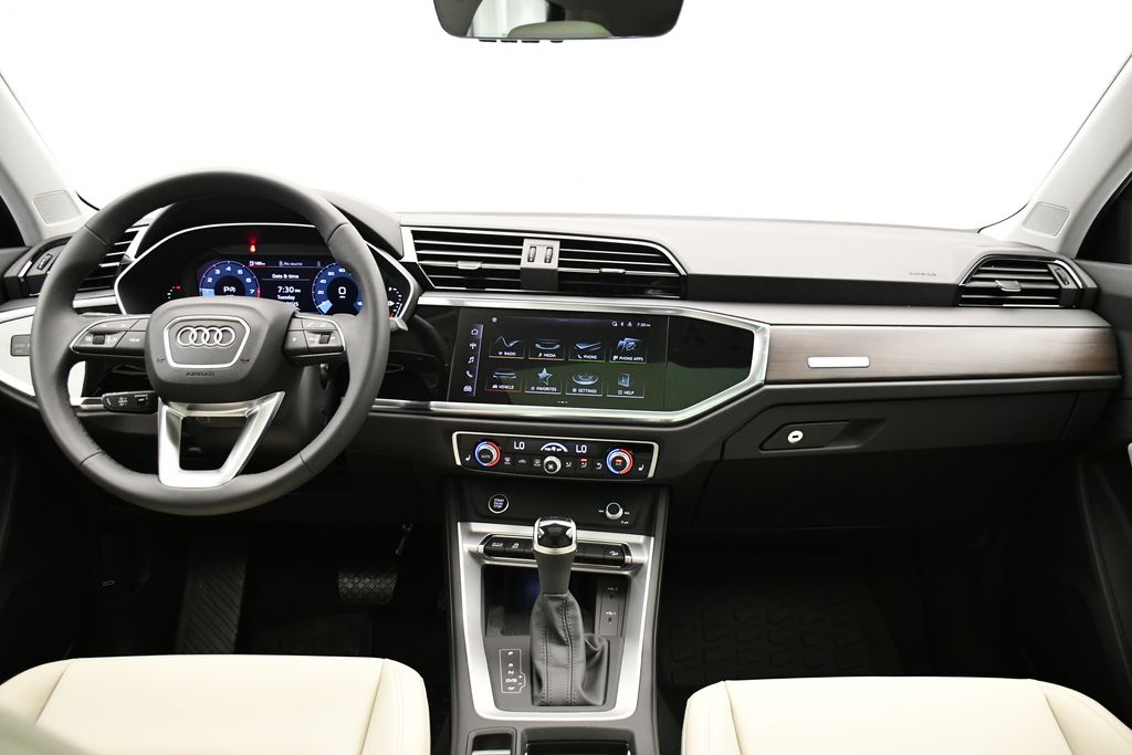 Thumbnail: 2025 Audi Q3 - 20