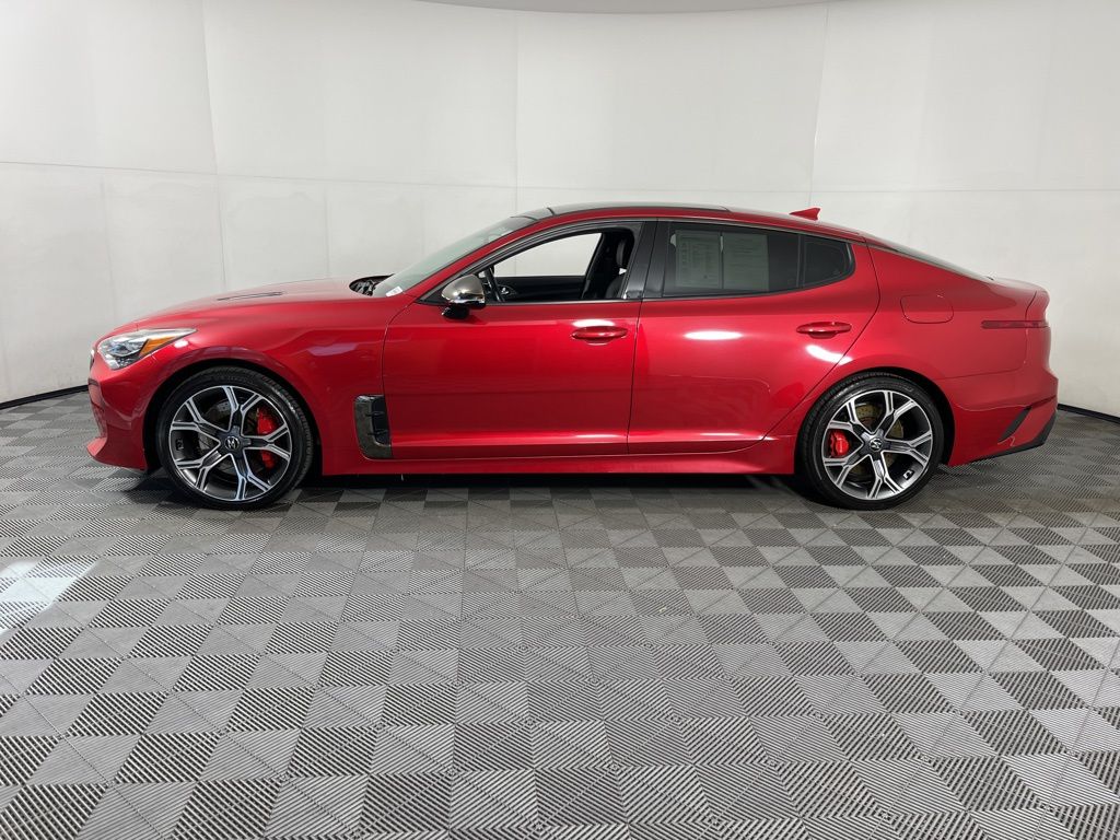 Thumbnail: 2018 Kia Stinger - 2