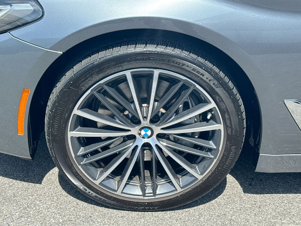 2022 BMW 5 Series 540i xDrive 10