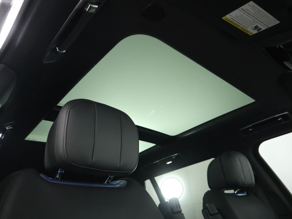 Thumbnail: 2025 Land Rover Range Rover - 20