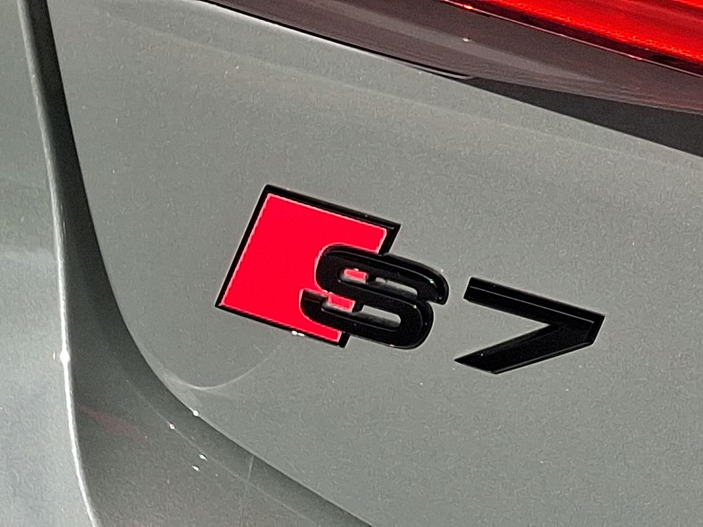 Thumbnail: 2022 Audi S7 - 28