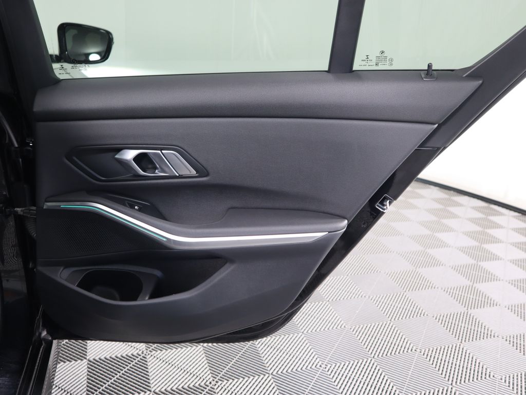Thumbnail: 2021 BMW 3 Series - 28