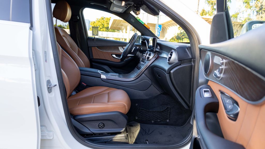 Used 2020 Mercedes-Benz GLC GLC 300 4D Sport Utility