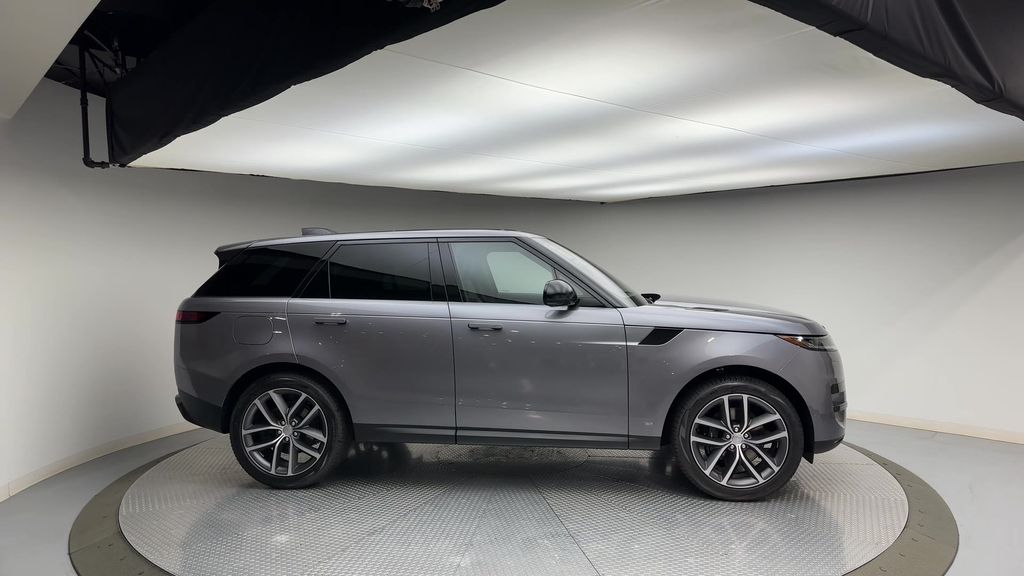 Thumbnail: 2023 Land Rover Range Rover Sport - 9
