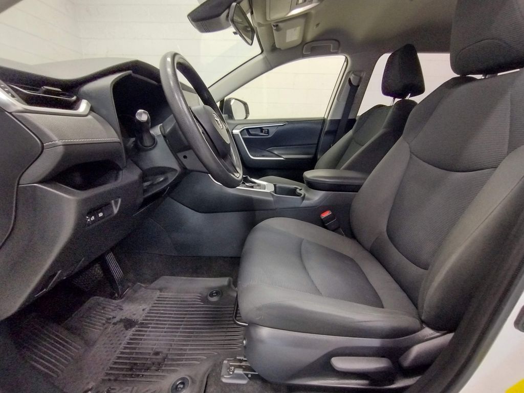 2023 Toyota RAV4 Hybrid LE