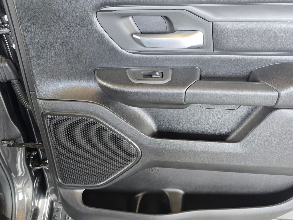 Thumbnail: 2025 RAM 1500 - 21