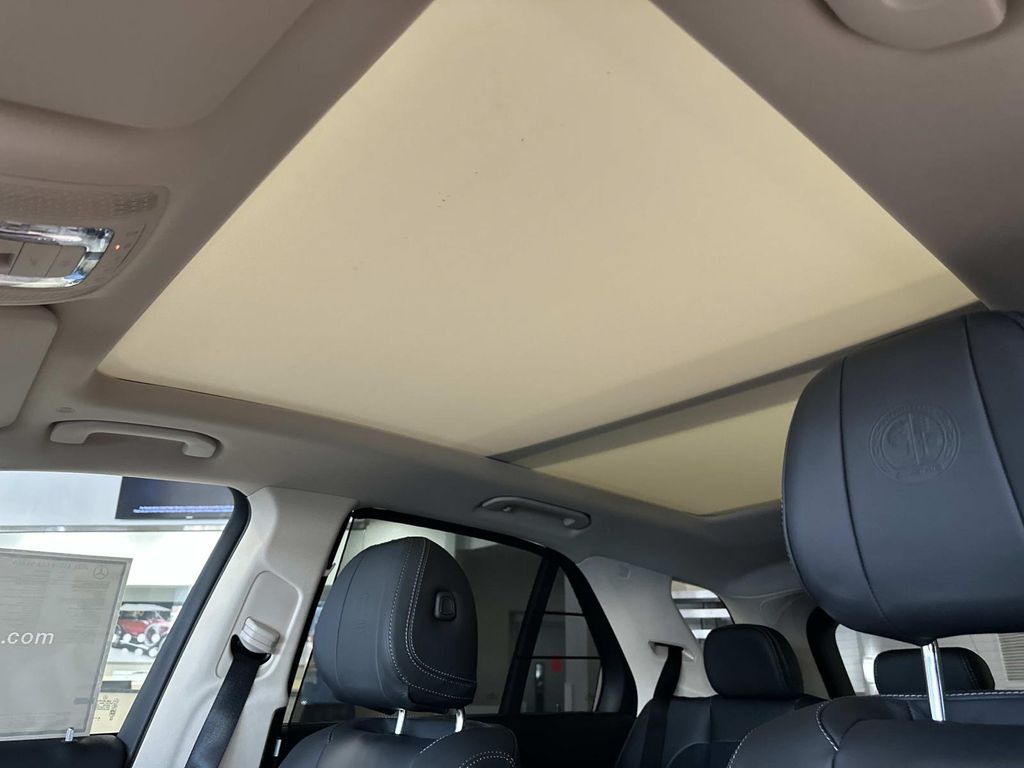 Thumbnail: 2026 Mercedes-Benz GLE - 18