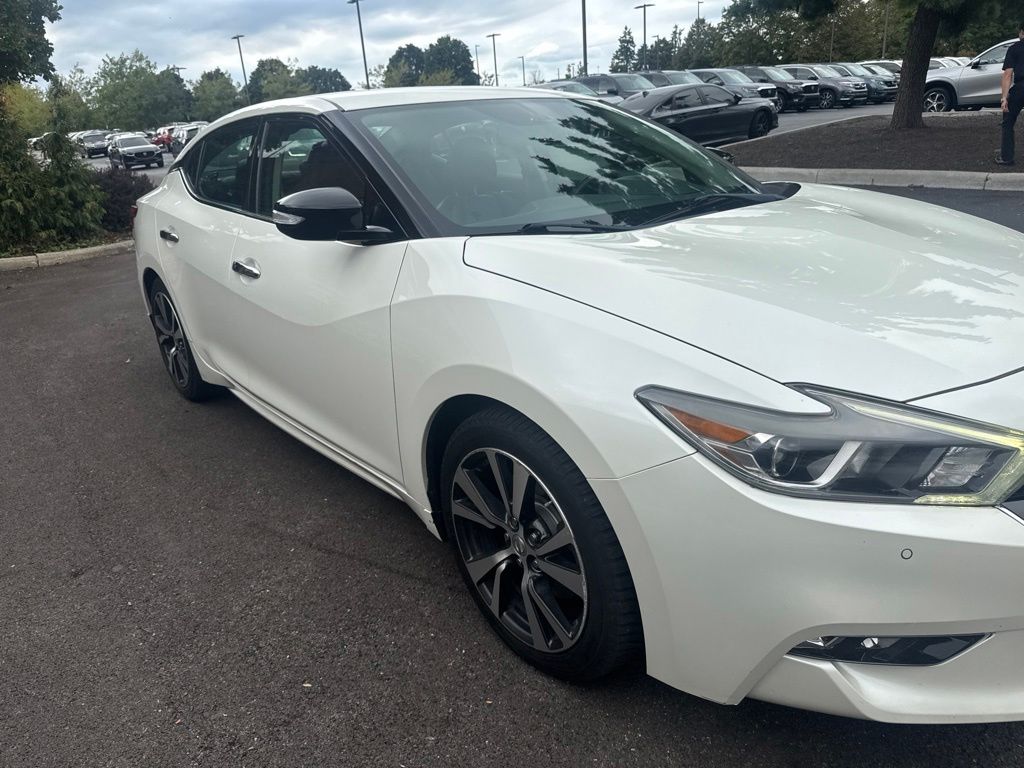 Used 2017 White Nissan 3.5 SV image 8