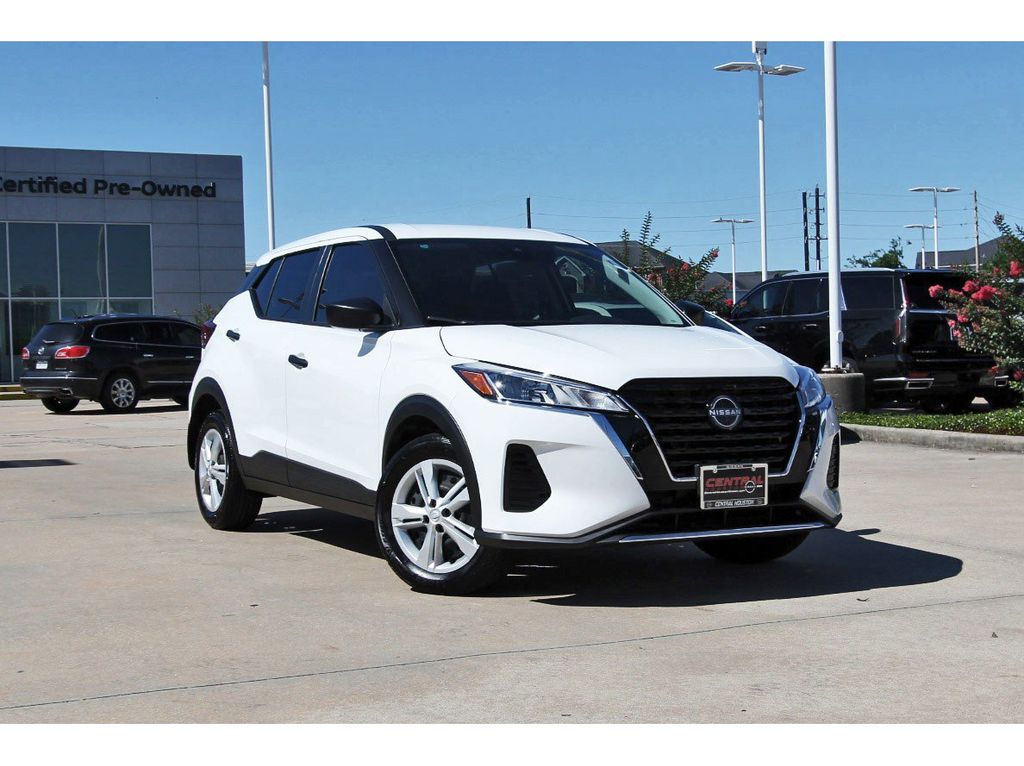 2025 Nissan Kicks Play S White at South Houston Nissan
