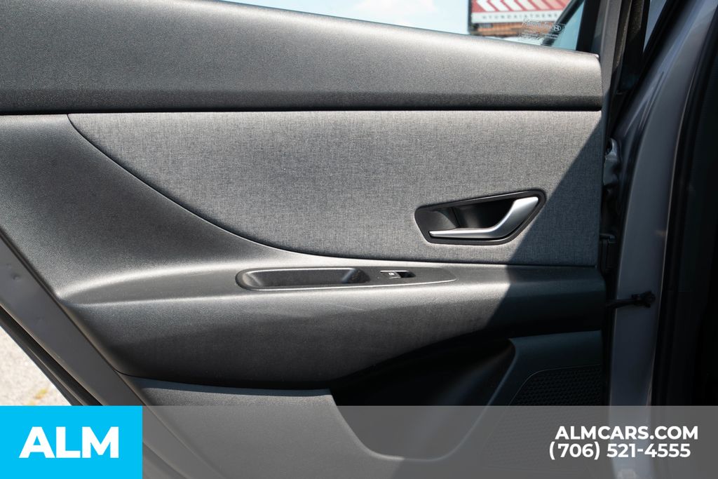 2024 Hyundai Elantra Limited photo 23