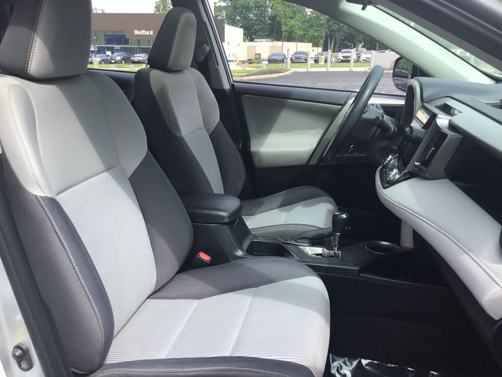2014 Toyota RAV4 XLE 10