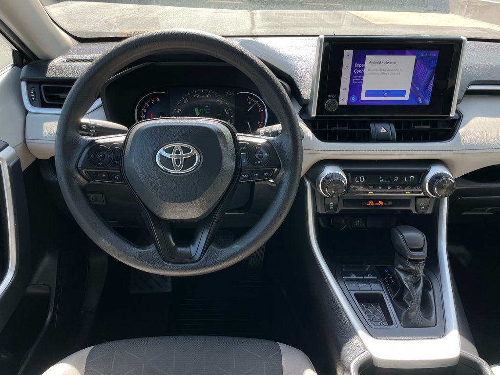 2024 Toyota RAV4 XLE 10