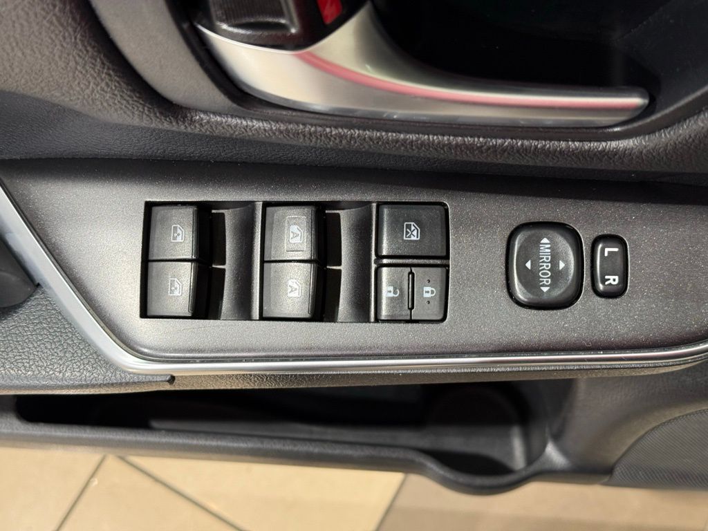 2017 Toyota Camry SE 15