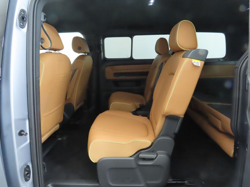 Thumbnail: 2025 Volkswagen ID.Buzz - 18