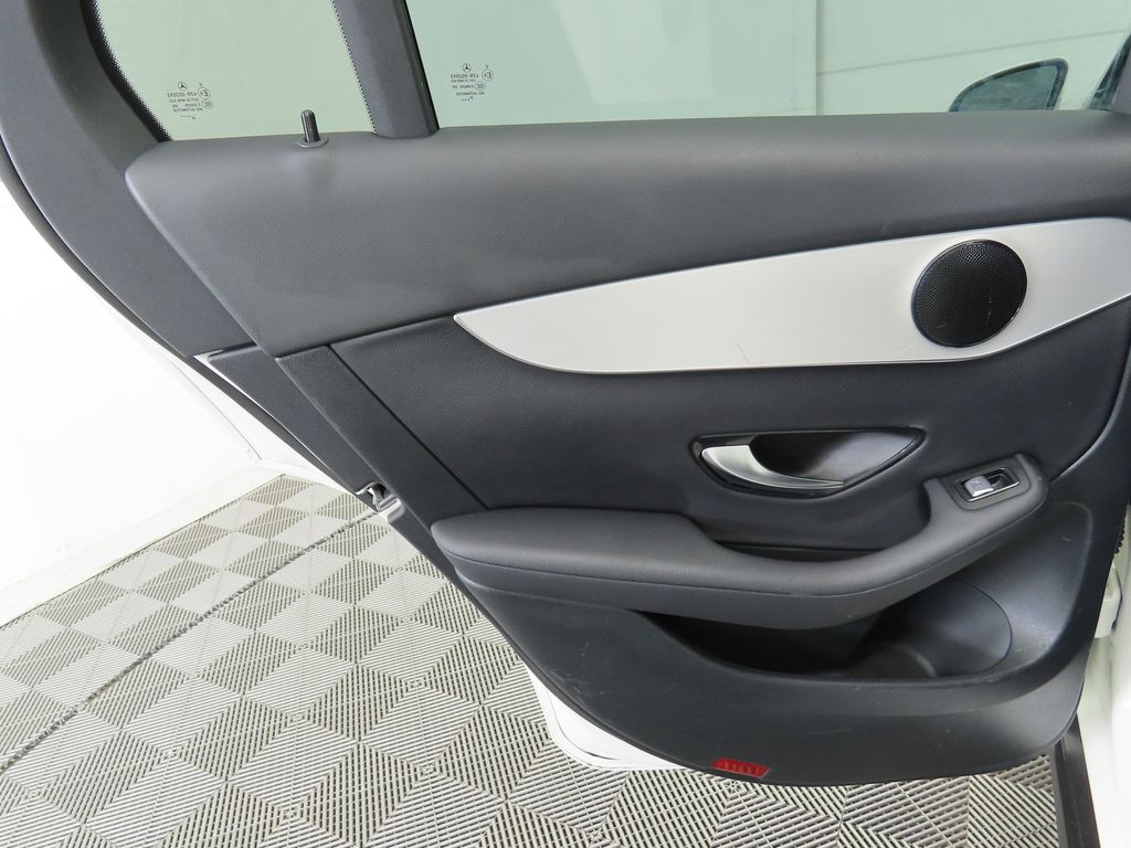 2021 Mercedes-Benz GLC 300 26