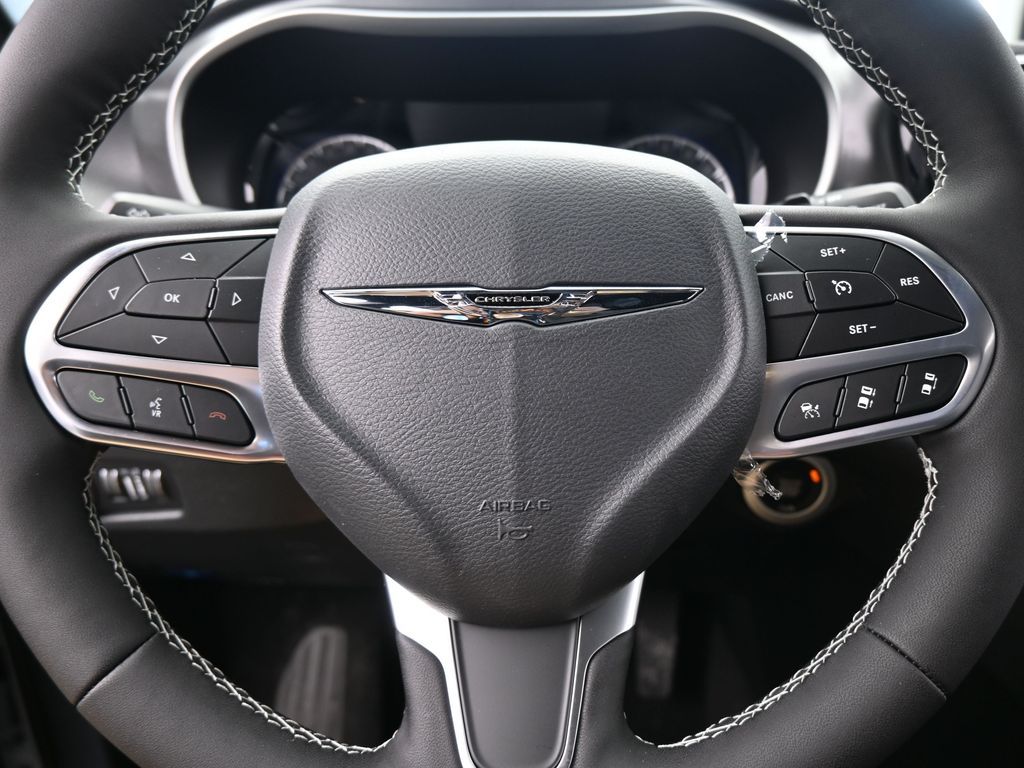 New 2026 Bright White Clearcoat Chrysler Select image 23