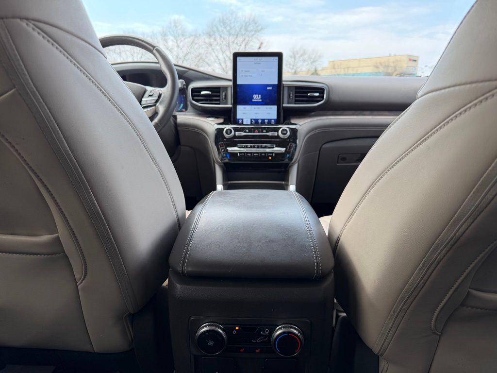 2022 Ford Explorer Platinum