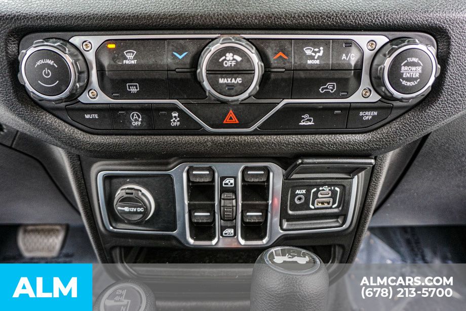 Used 2025 White Jeep Sport S image 43
