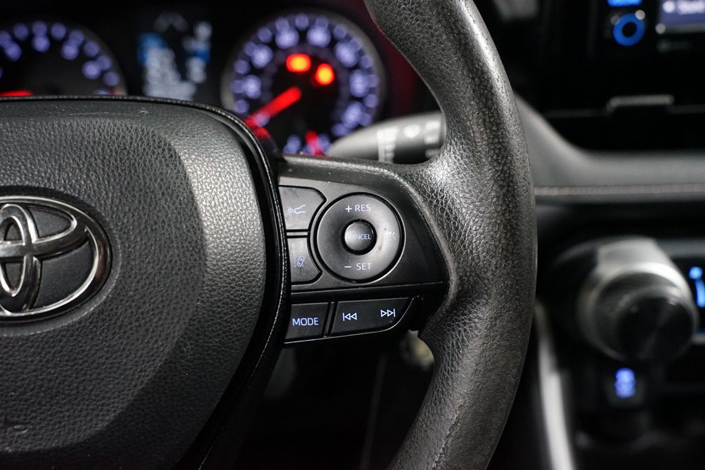 Thumbnail: 2020 Toyota RAV4 - 13