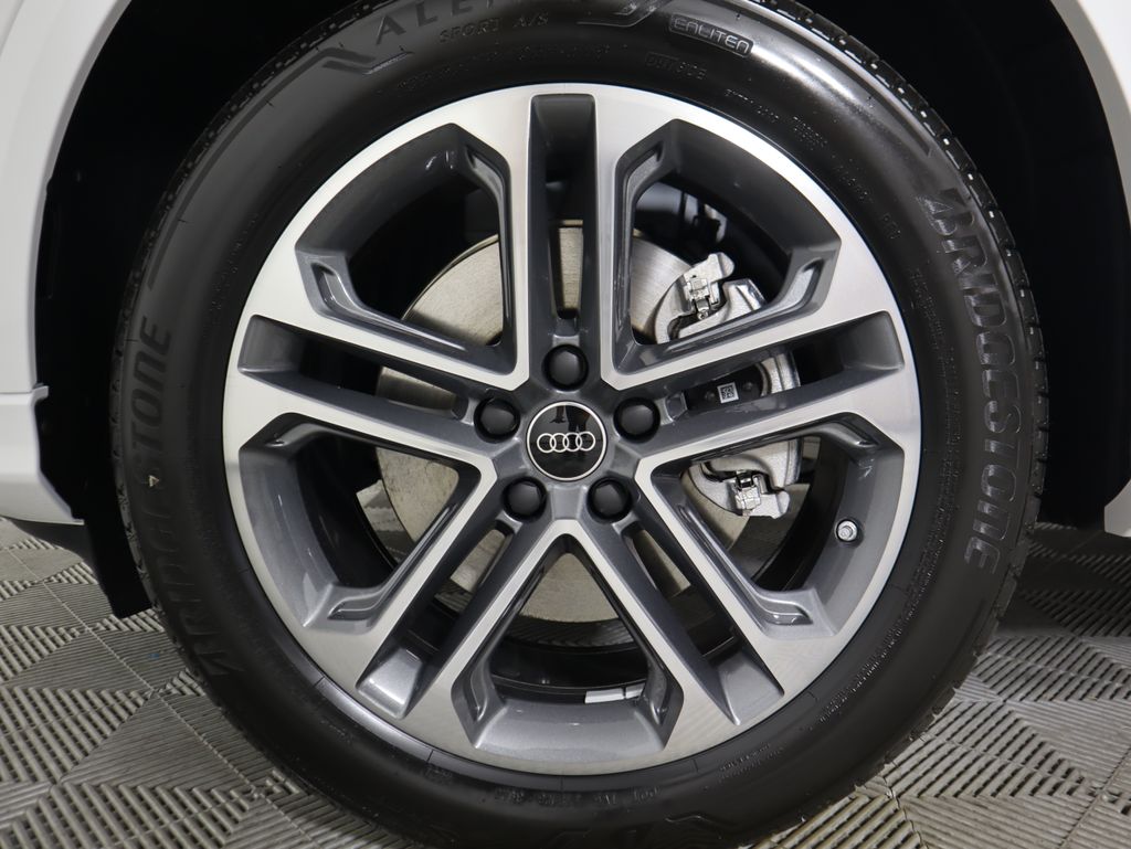 Thumbnail: 2025 Audi Q5 - 32