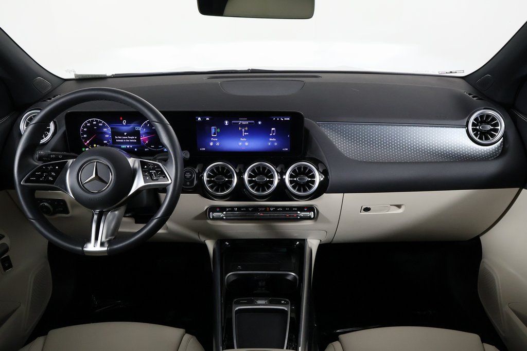 Thumbnail: 2025 Mercedes-Benz GLA - 8