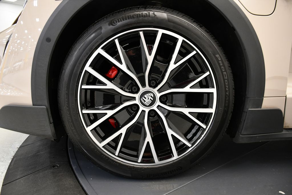 2023 Porsche Taycan Turbo S 13