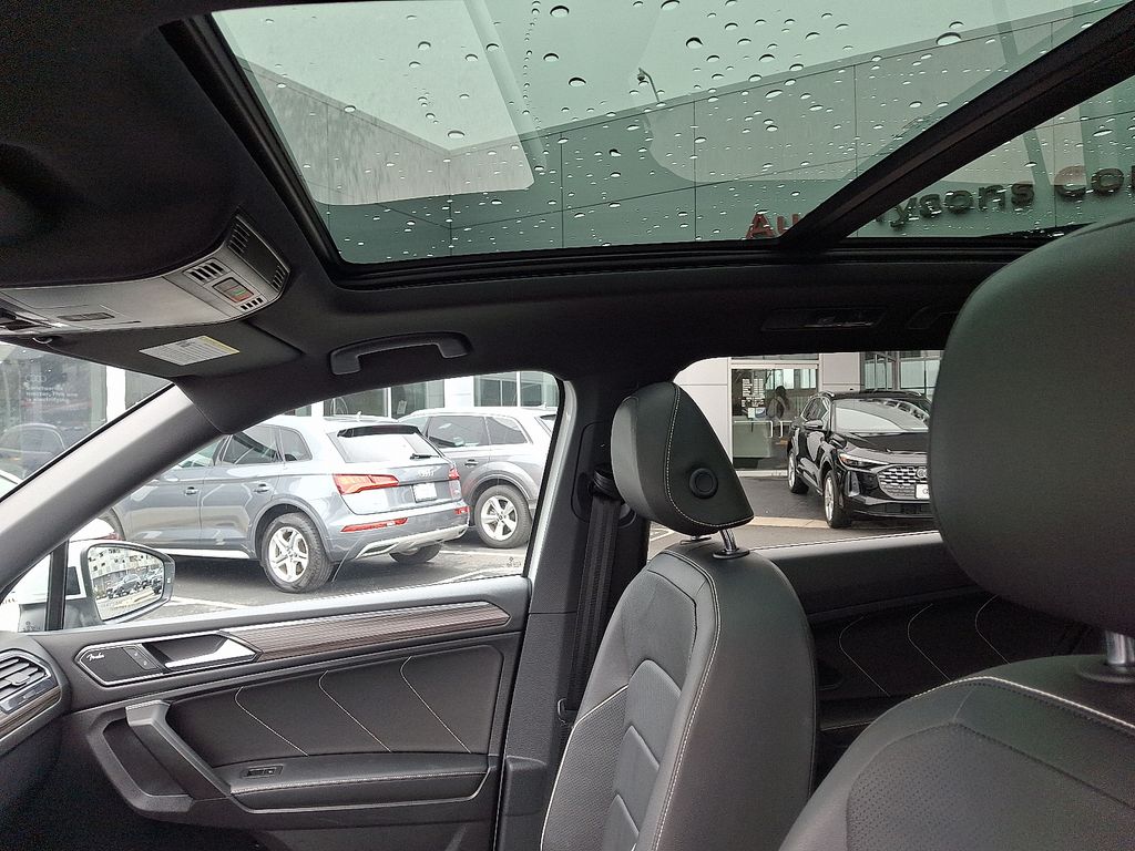 Thumbnail: 2022 Volkswagen Tiguan - 14