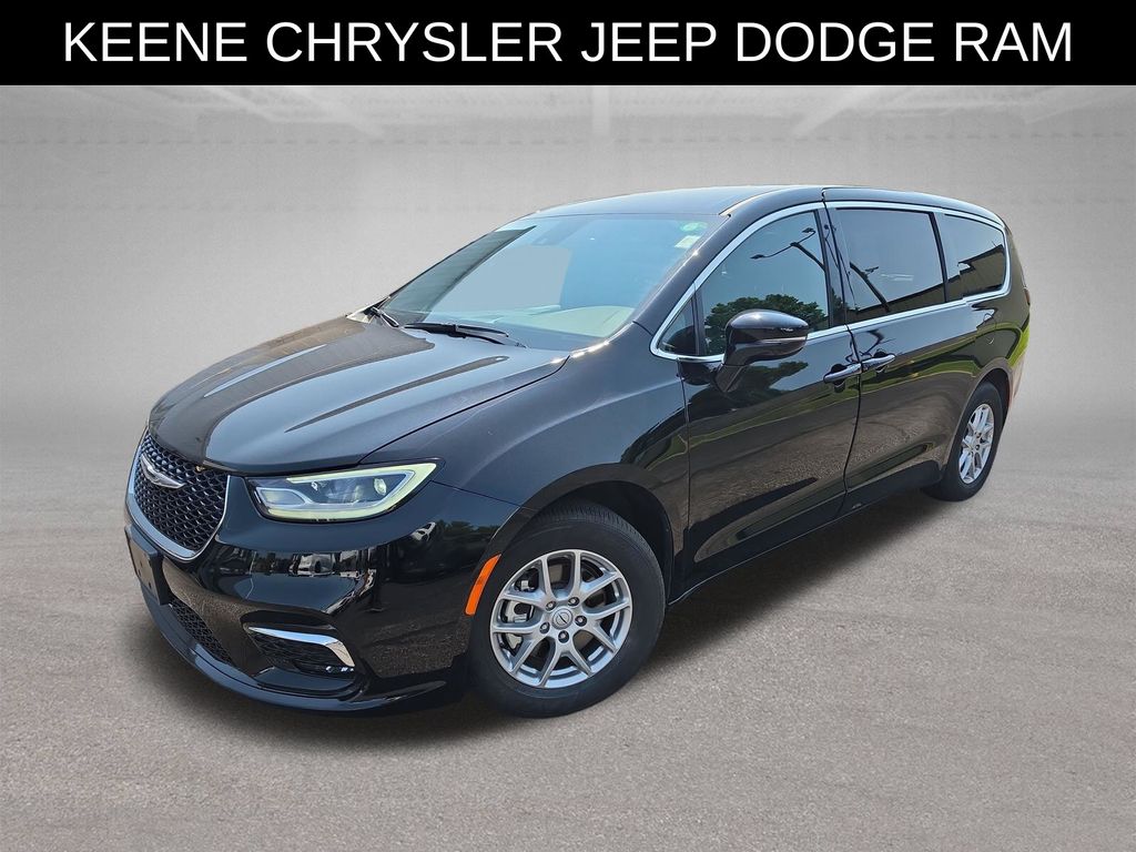 Diamond Black Crystal Pearlcoat 2026 Chrysler Pacifica Minivan Front-Wheel Drive 9-Speed Automatic