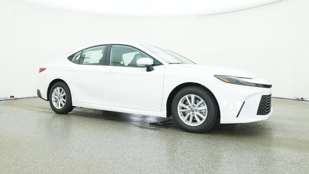 2025 Toyota Camry LE 17