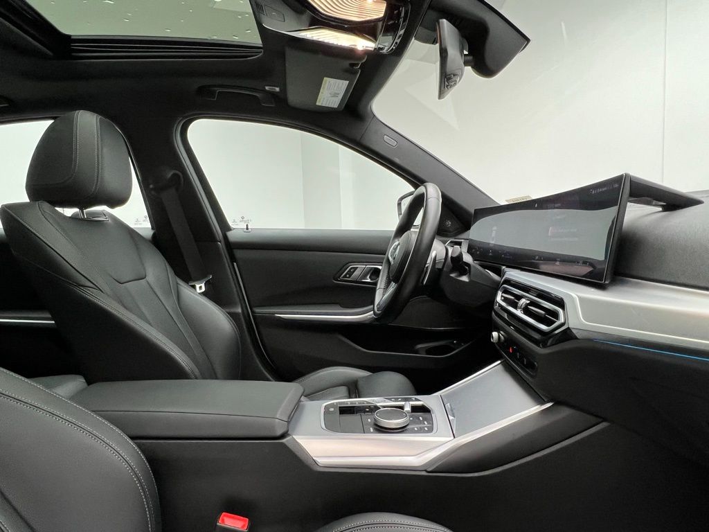 Thumbnail: 2023 BMW 3 Series - 6