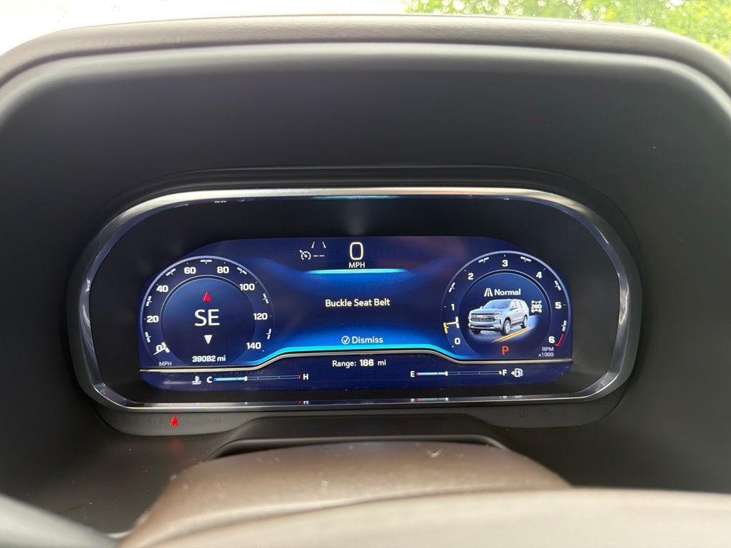 Used 2024 White Chevrolet Z71 image 20