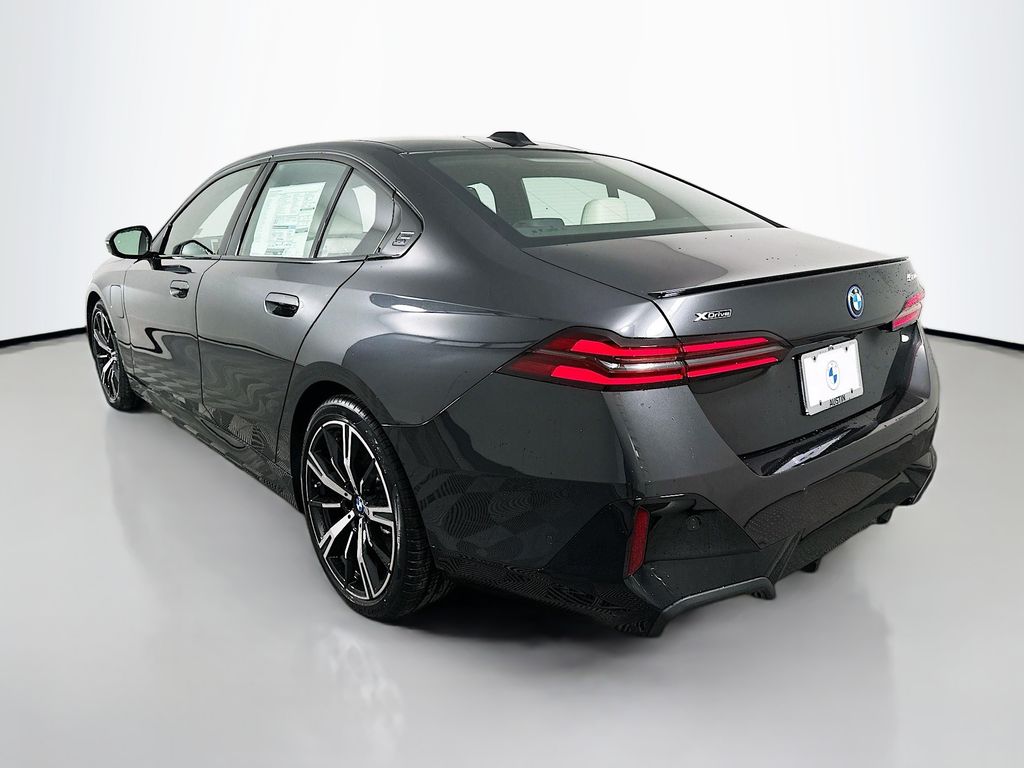 Thumbnail: 2026 BMW 5 Series - 7