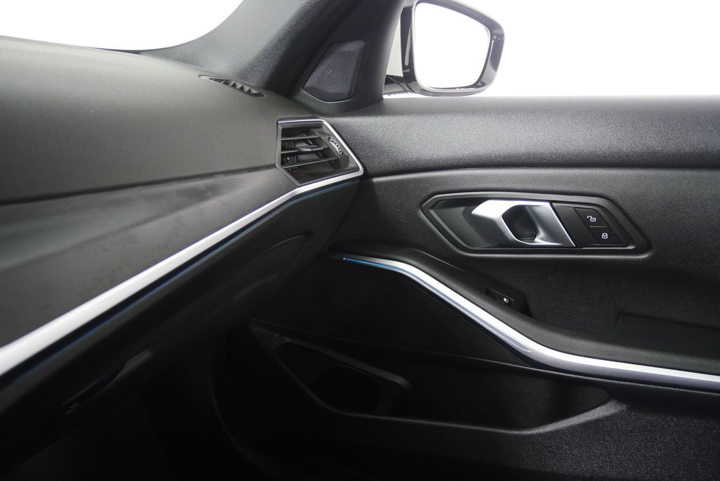 Thumbnail: 2024 BMW 3 Series - 29