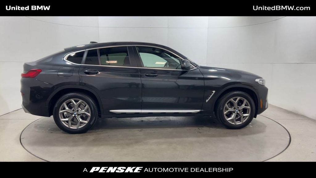 Thumbnail: 2025 BMW X4 - 9