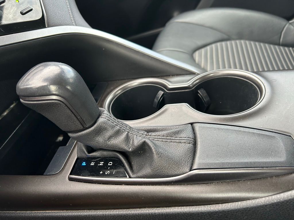 Thumbnail: 2021 Toyota Camry - 21