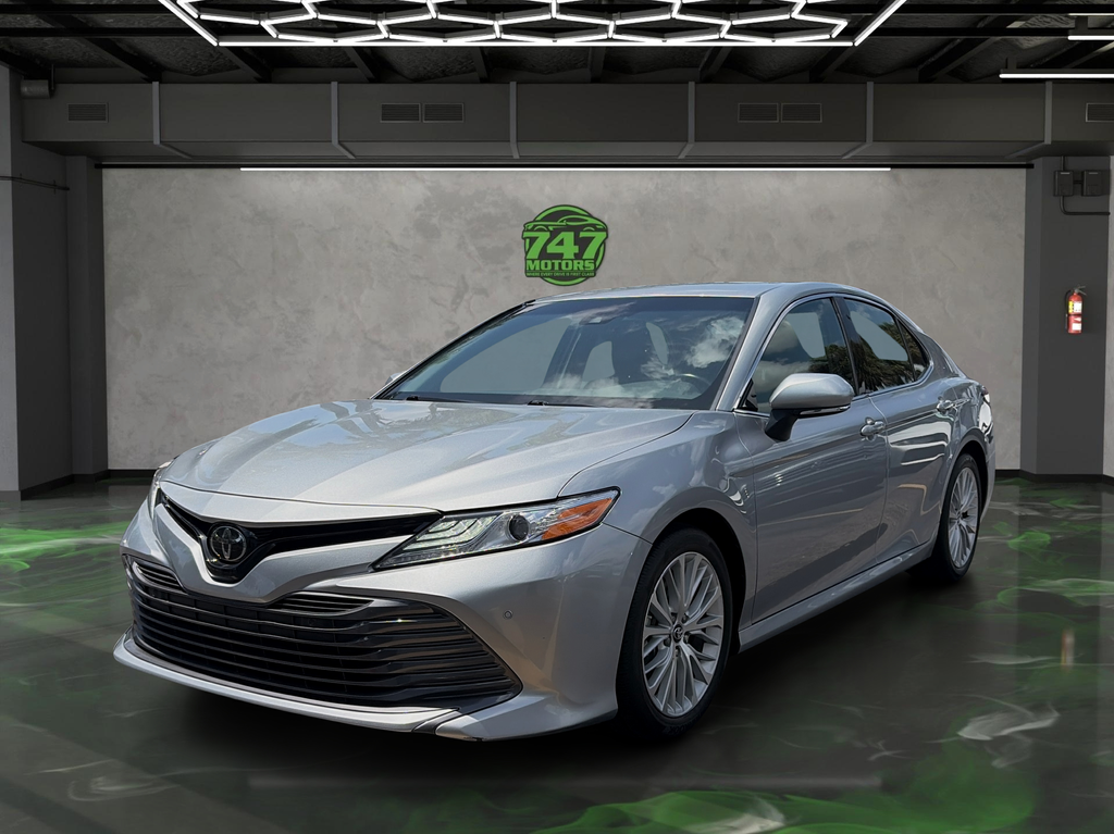 Celestial Silver Metallic 2018 Toyota Camry Sedan Front-Wheel Drive 8-Speed Automatic