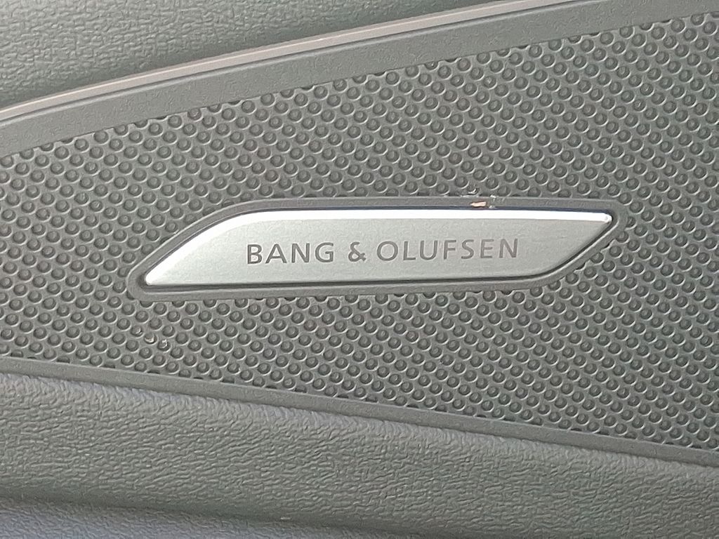 Thumbnail: 2025 Audi Q6 e-tron - 25