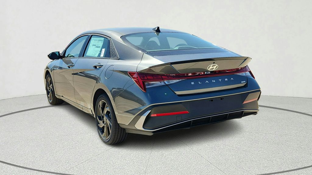 2026 Hyundai Elantra Hybrid