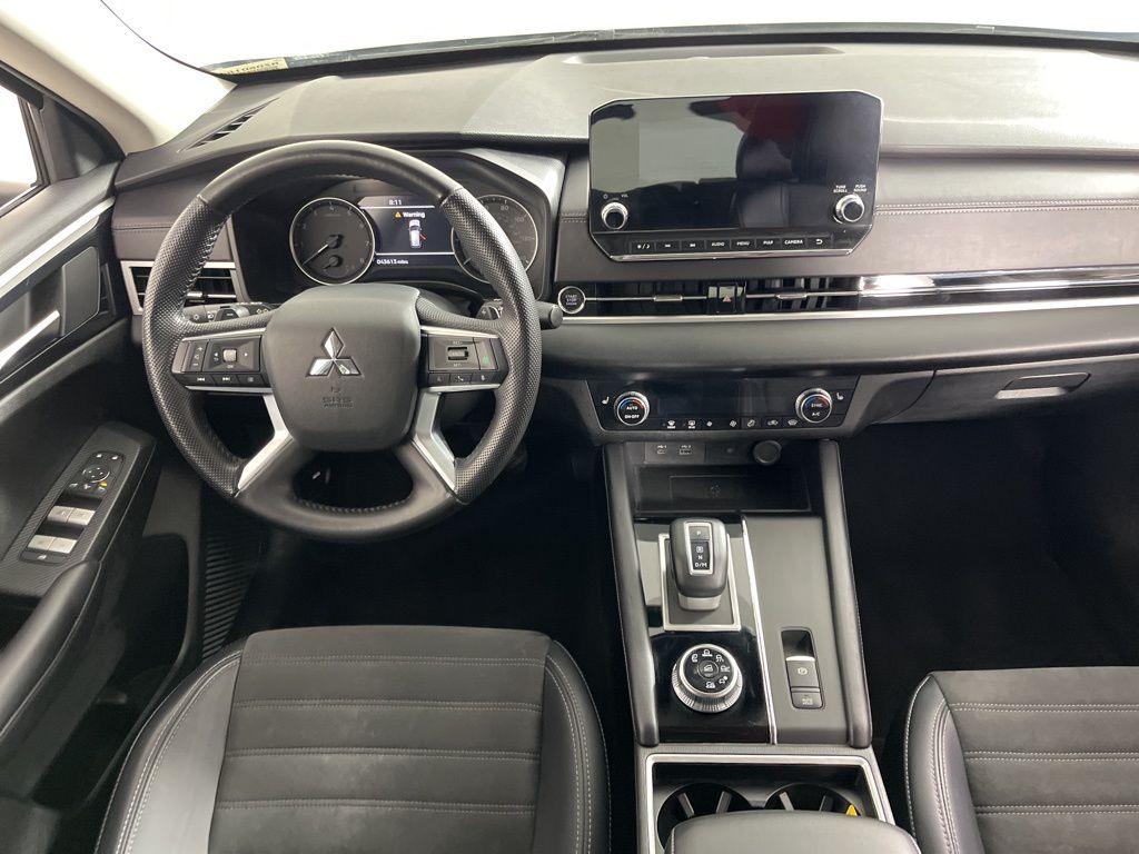 Thumbnail: 2024 Mitsubishi Outlander - 5