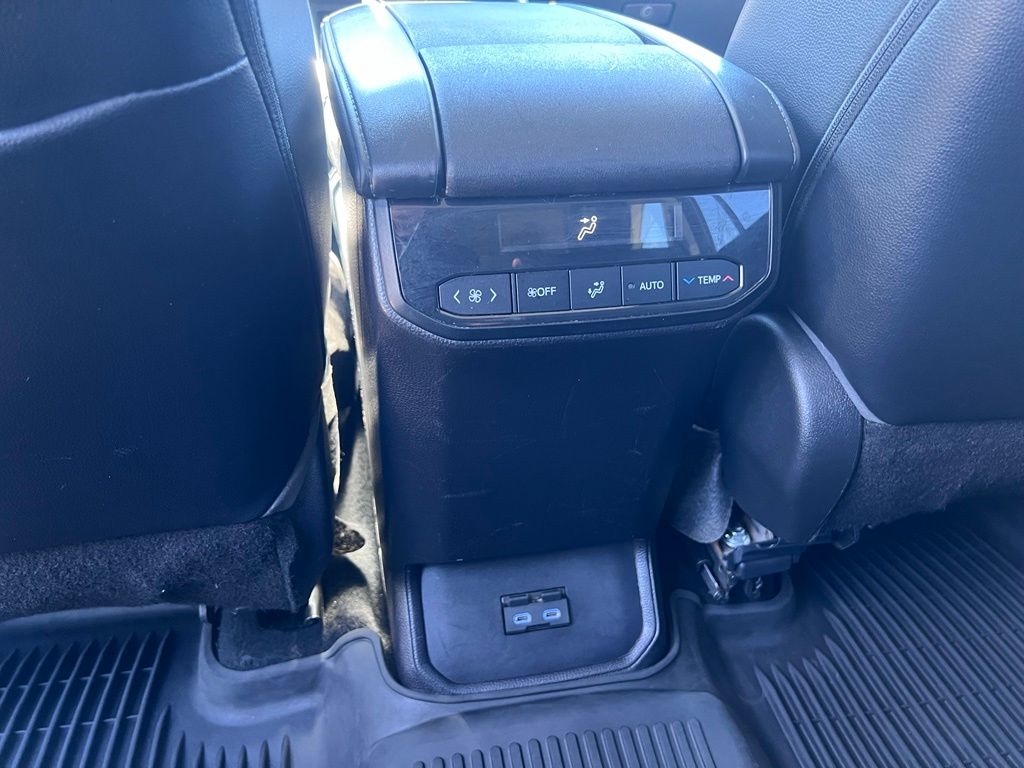 Used 2022 Toyota Highlander SUV