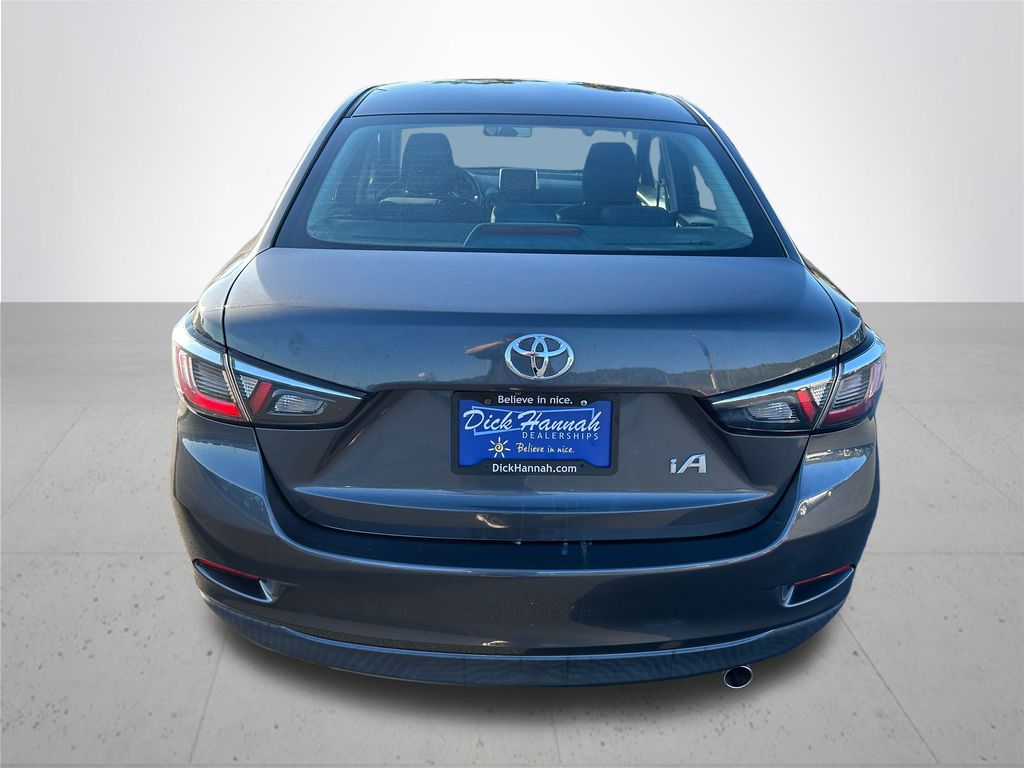 2017 Toyota Yaris iA Base