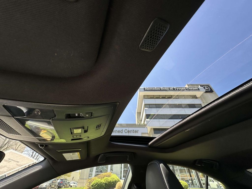 2023 Lexus IS 300 11