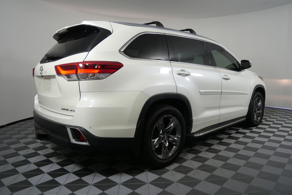 2017 Toyota Highlander Limited Platinum 3