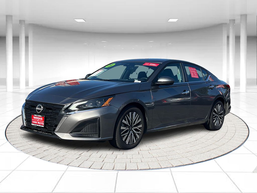2023 Nissan Altima 2.5 SV FWD