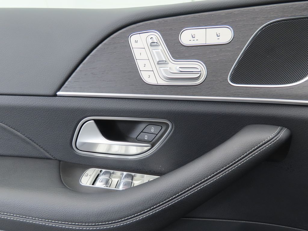 Thumbnail: 2026 Mercedes-Benz GLE - 25