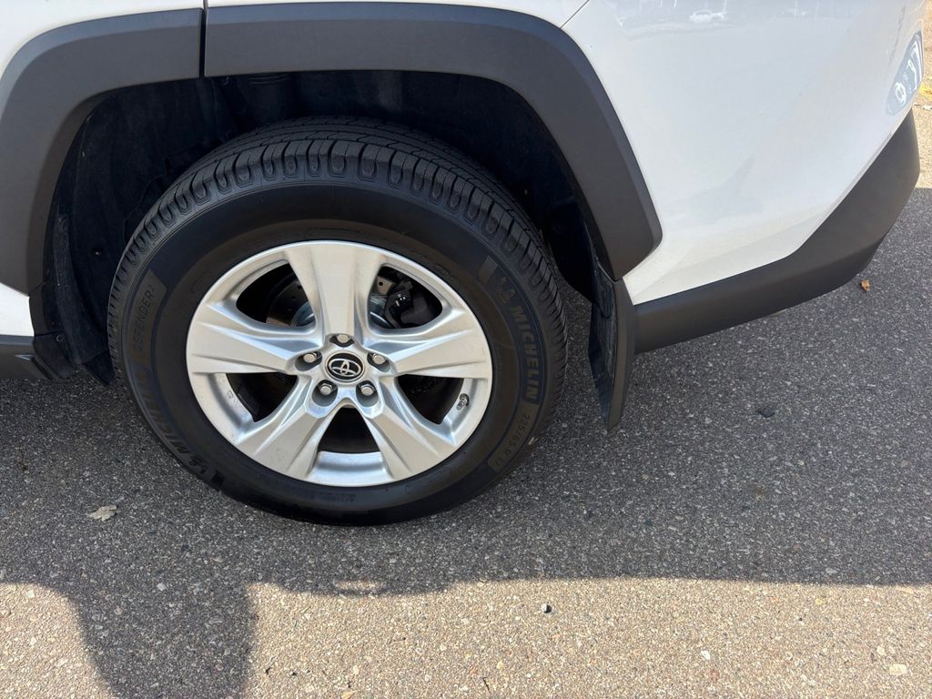 2019 Toyota RAV4 XLE 41