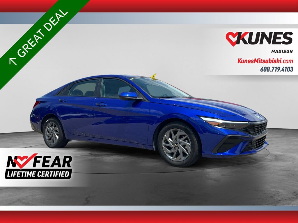  2024 Hyundai Elantra SEL FWD   